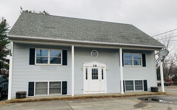 28 Clinton Ave, Winslow, ME 04901